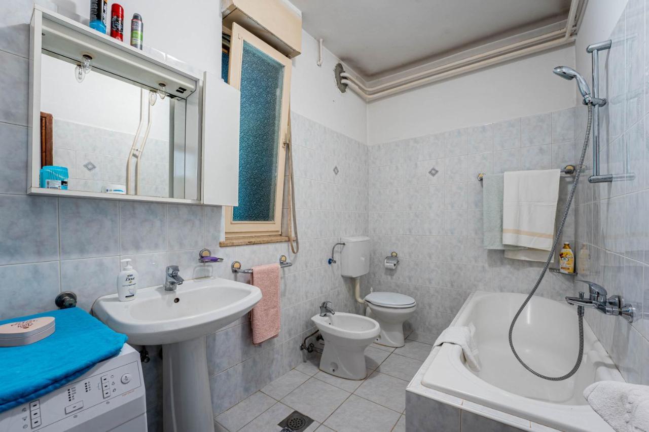 Apartman Ana Apartment พูลา ภายนอก รูปภาพ