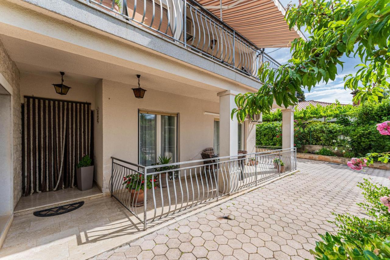 Apartman Ana Apartment พูลา ภายนอก รูปภาพ